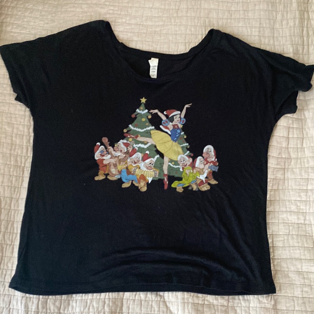 Disney top